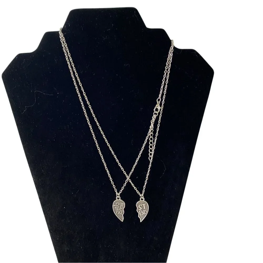 Best Friends Broken Heart Pendant Necklace Pair‎ Silver Tone Chain